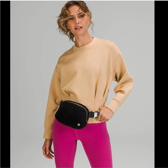 NWT Lululemon Black Fleece Everywhere Belt Bag Fanny Pack Crossbody - Picture 4 of 7